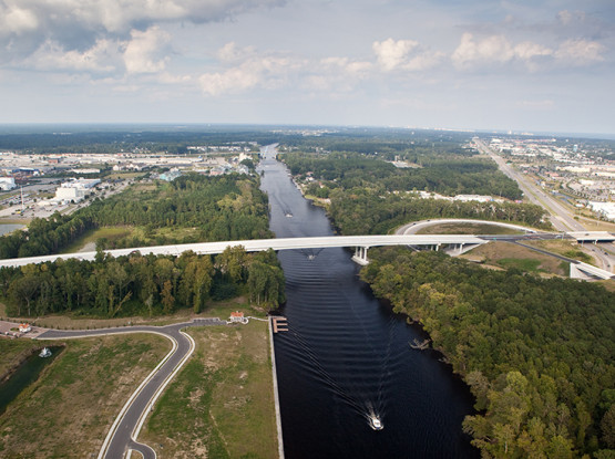 Boats going under the Fantasy Harbour Bridge